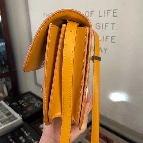 CELINE Medium Classic Bag In Box Calfskin - Yellow 🧡 DEADSTOCK! - Picture 7 of 8